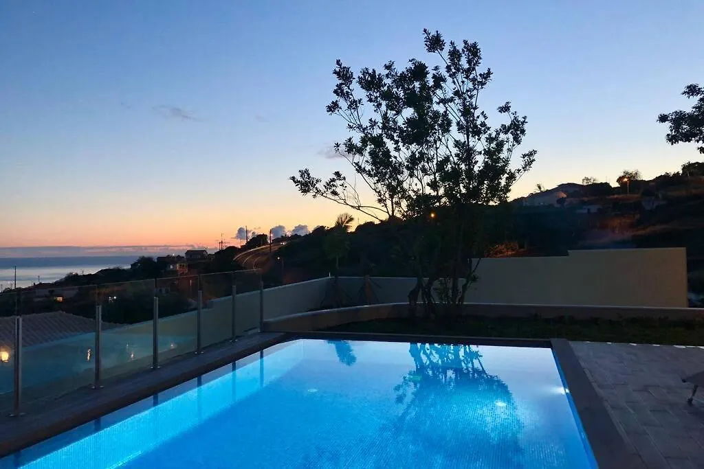 Villa Pinheira IV -Heated Swimming Pool And Jacuzzi 칼례타 포르투갈