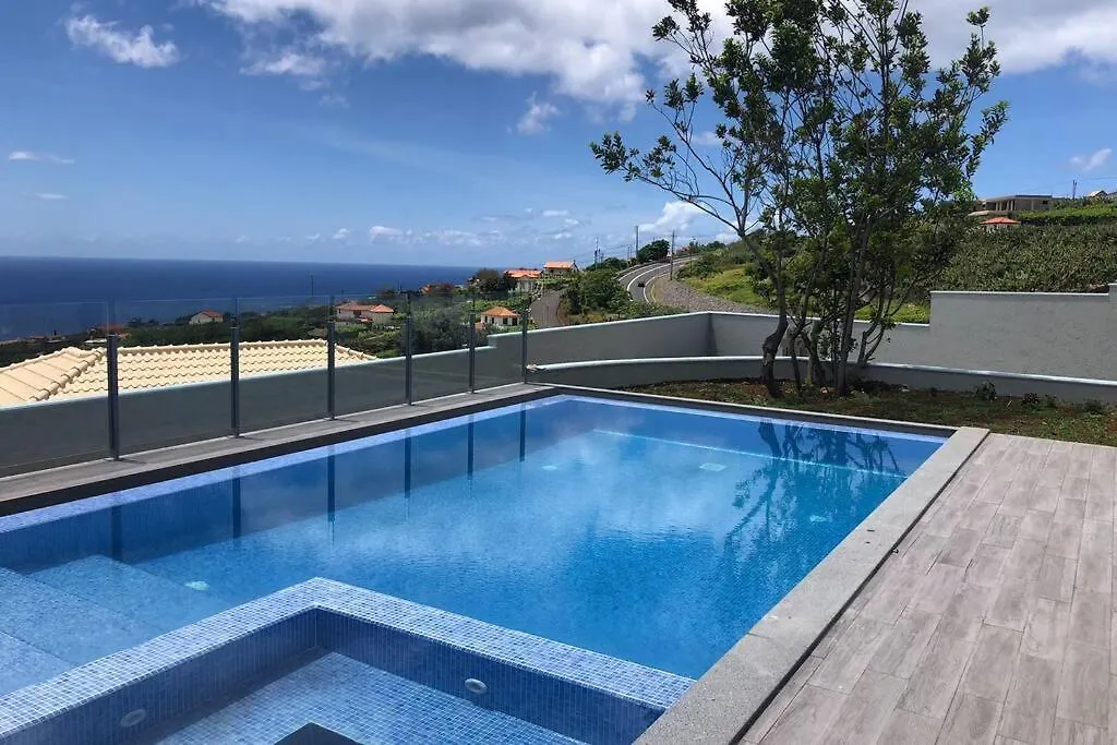 Villa Pinheira IV -Heated Swimming Pool And Jacuzzi Calheta   Calheta (Madeira)