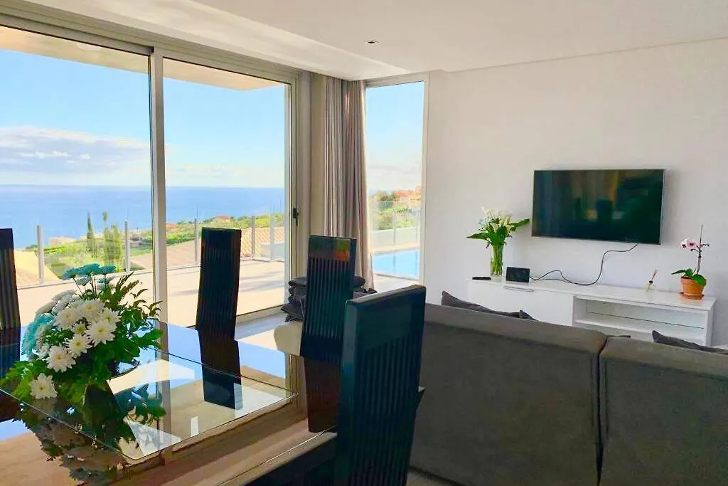Villa Pinheira IV -Heated Swimming Pool And Jacuzzi 칼례타 0*,  포르투갈