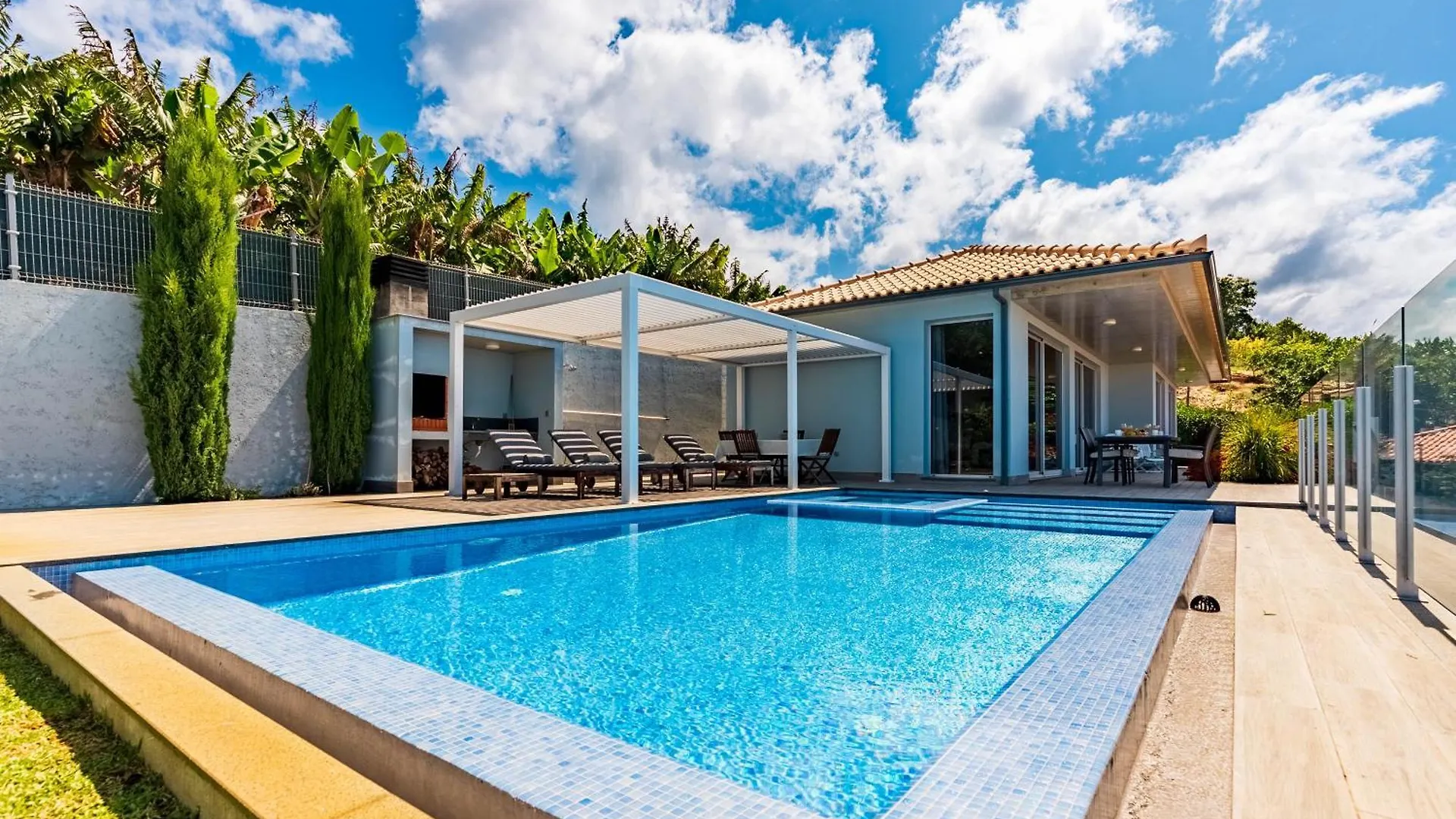 Villa Pinheira IV -Heated Swimming Pool And Jacuzzi 칼례타