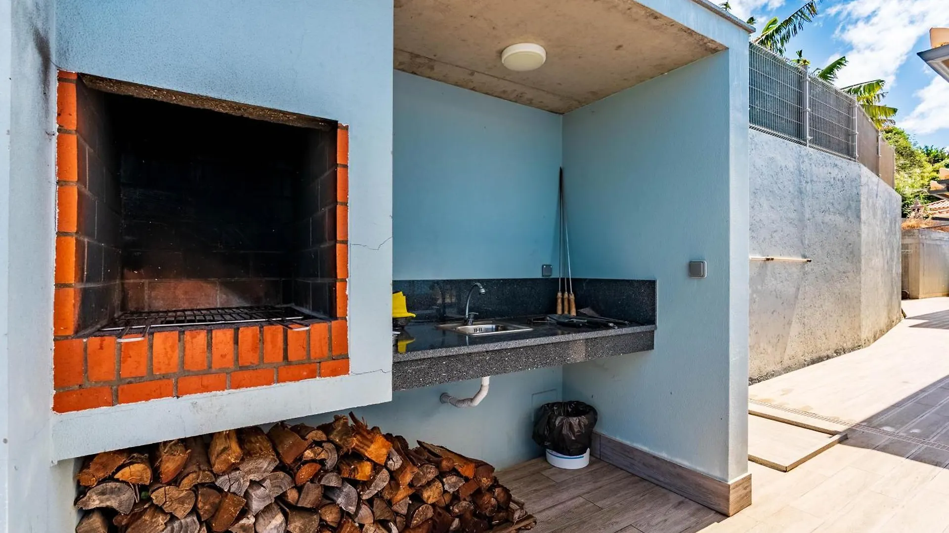 Villa Pinheira IV -Heated Swimming Pool And Jacuzzi Calheta  0*, Calheta (Madeira)