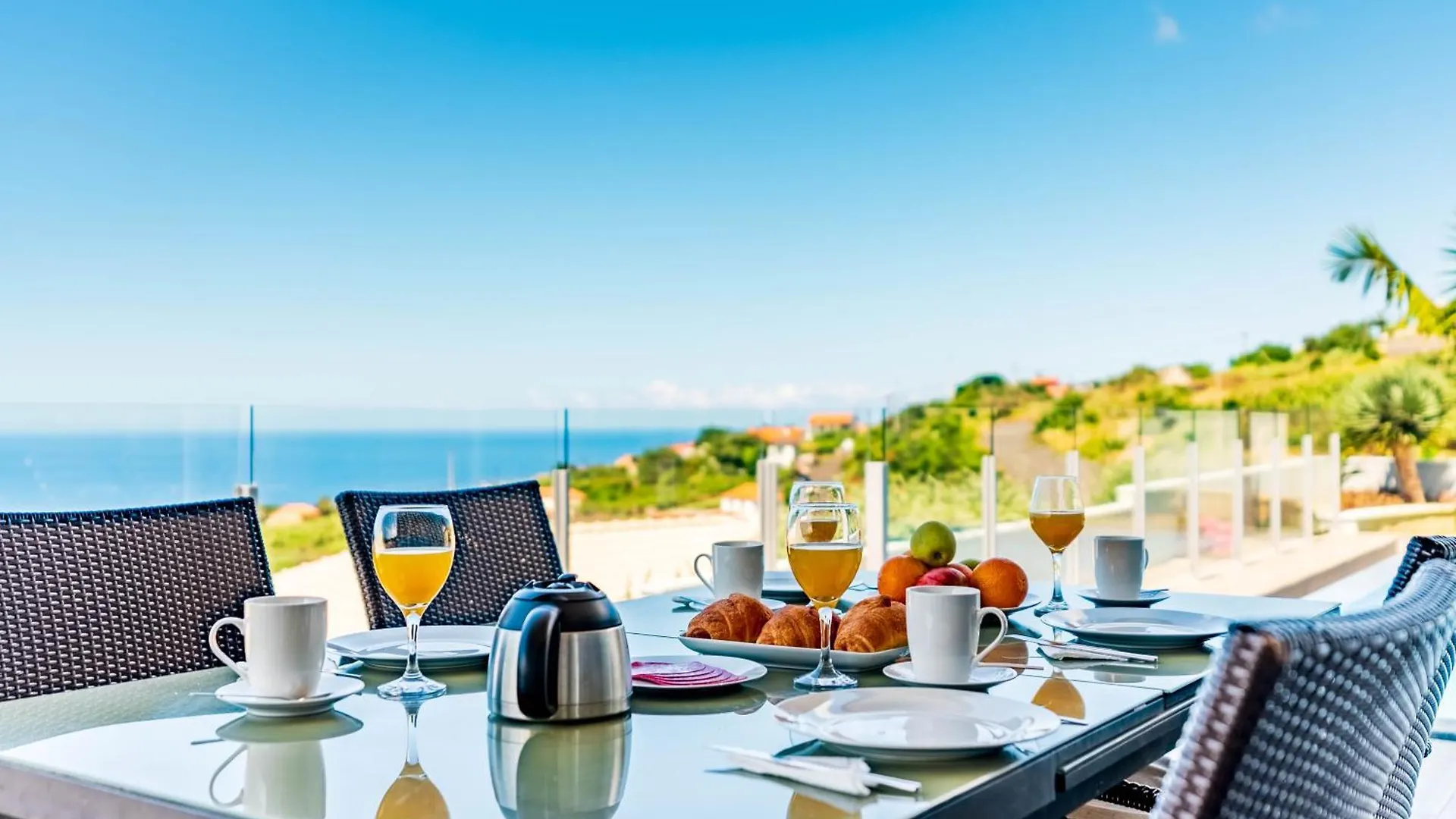Villa Pinheira IV -Heated Swimming Pool And Jacuzzi Calheta   Calheta (Madeira)